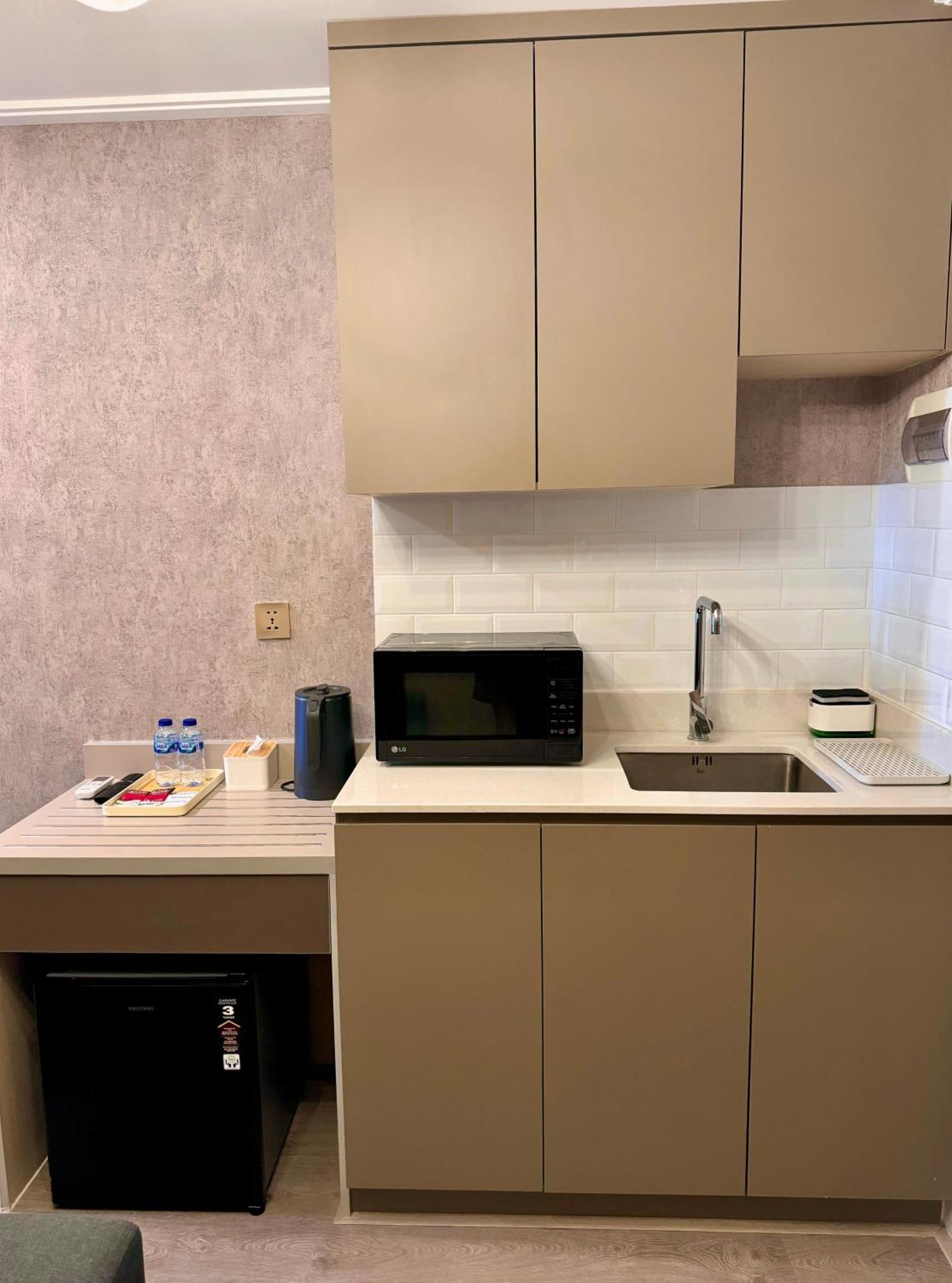Apartemen Sezna Indonesia *
